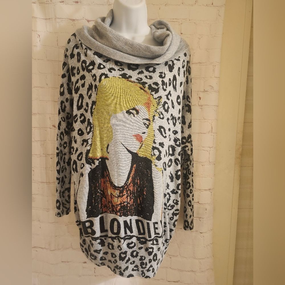 Vtg.Mint Rare! Oversized Neck "Blondie" Graphic Thin Ribbed Tunic Sweater Sz.S